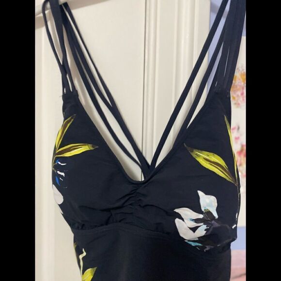 La Blanca Martini Multi Strap Tankini Top - Picture 5 of 6